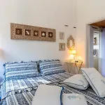 Guesthost - Lovely With Garden And Parking Chioma