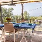 Guesthost - Lovely With Garden And Parking Appartement *