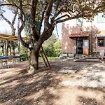 Guesthost - Lovely With Garden And Parking Appartement