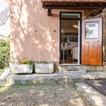 Appartement Guesthost - Lovely With Garden And Parking Chioma